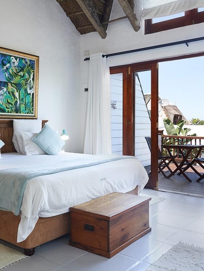 Kingfisher Room (back row sea view)