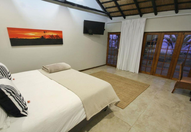 King Garden with Mountain Views