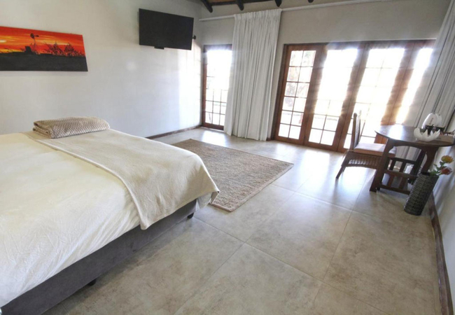 King Garden with Mountain Views