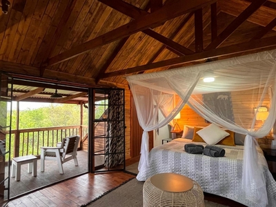 Croc's Nest Bush Lodge