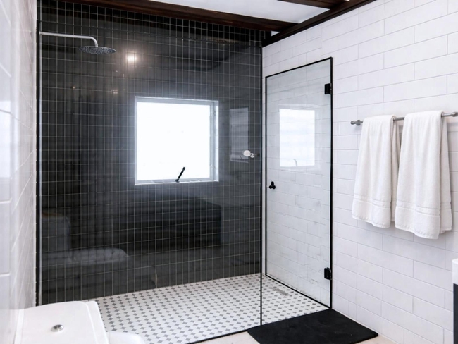 Deluxe Seaview Queen Room