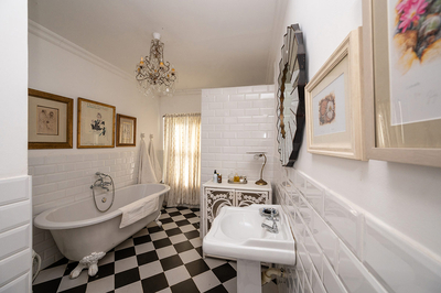 Deluxe Holiday Farmhouse