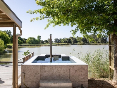 Tranquil Lakeside Cottage with Hot Tub