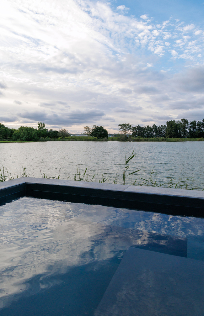 Tranquil Lakeside Cottage with Hot Tub