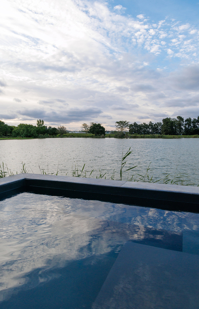 Tranquil Lakeside Cottage with Hot Tub