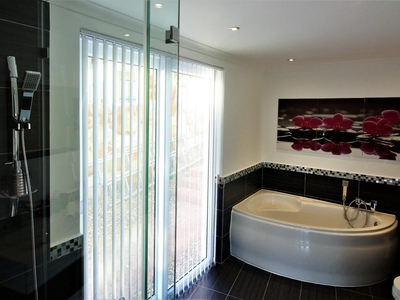 Luxury Suite with Garden View