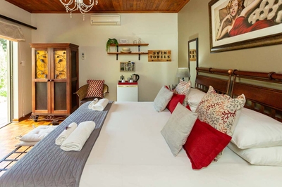 Room 4 - Bougainvillea