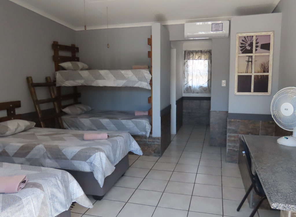 Family Room (4 sleeper)