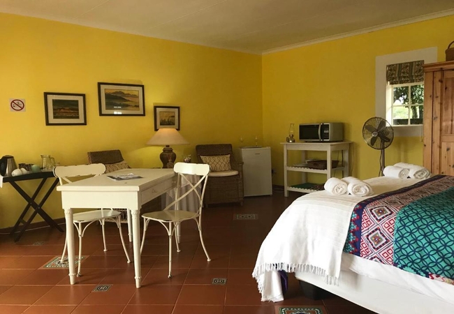 Queen Room with pool view