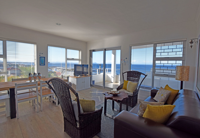 Three Bedroom Apartment with Sea View