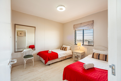 Dolphin Beach H208