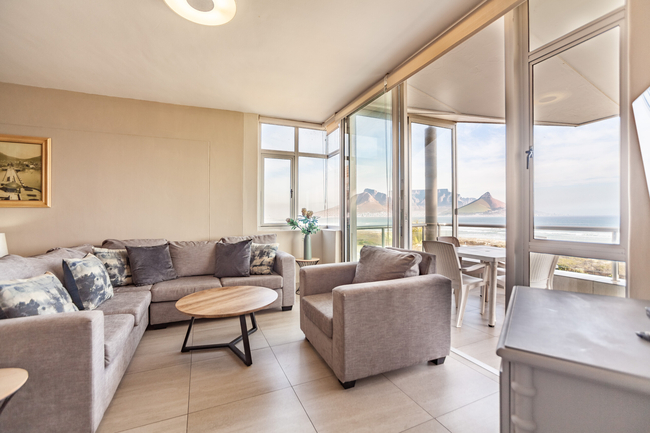 Dolphin Beach H208