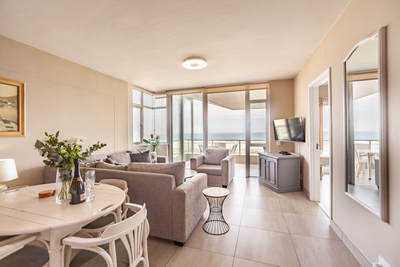 Dolphin Beach H208
