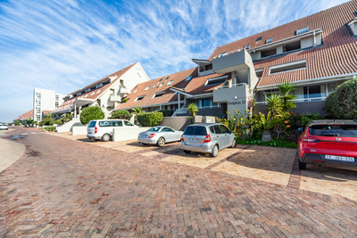 Dolphin Beach H208