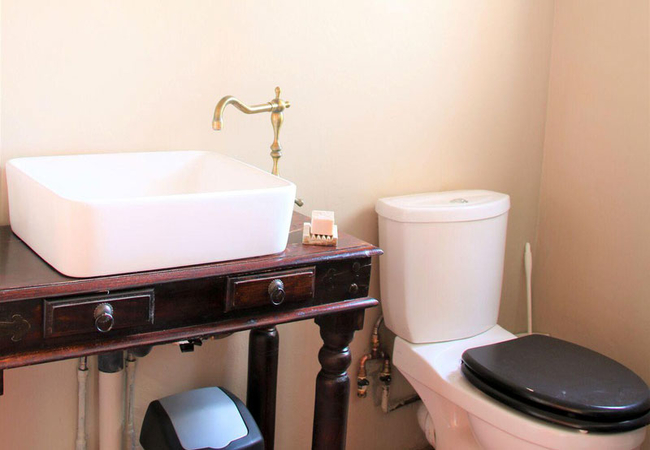 Second bedroom - en-suite bathroom