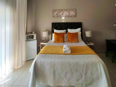 Honeymoon Suite