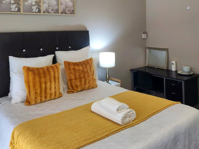 Honeymoon Suite