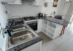 Kitchen with gas hob 
