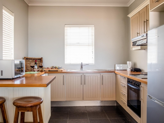 Driftwood Studio Apartment