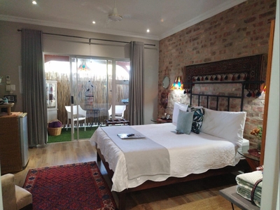 Luxury Queen Room 6