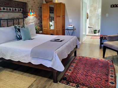 Luxury Queen Room 6