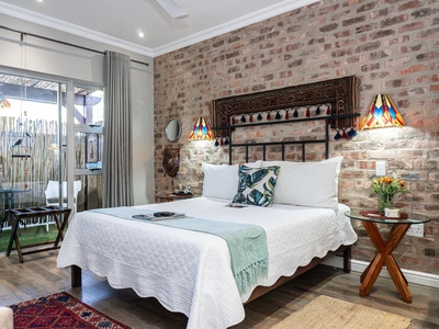 Luxury Queen Room 6