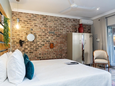 Luxury King/Twin Room 5