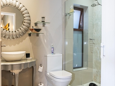 Luxury King/Twin Room 5