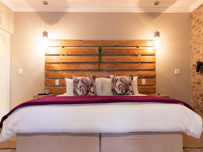 Luxury King/Twin Room 5