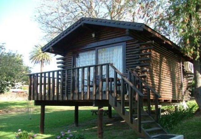 Double/Twin Rooms - Swiss Village Cabins 