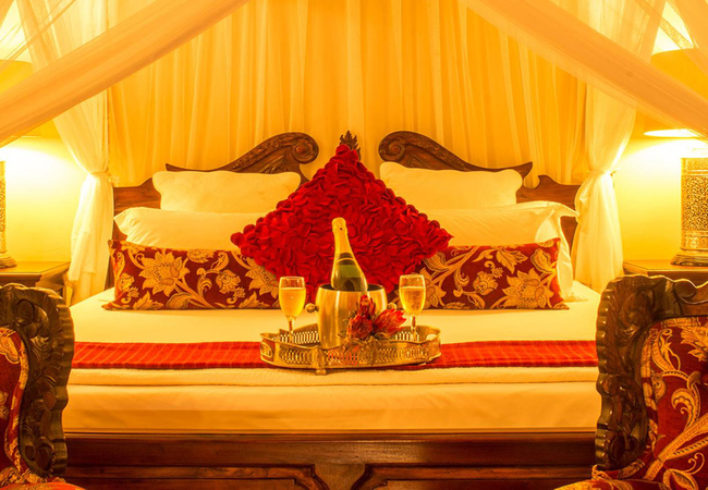 Lake View Honeymoon Suites 