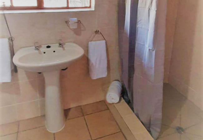 Standard Queen Cottage