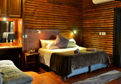 BATELEUR Eagle Luxury Cabin