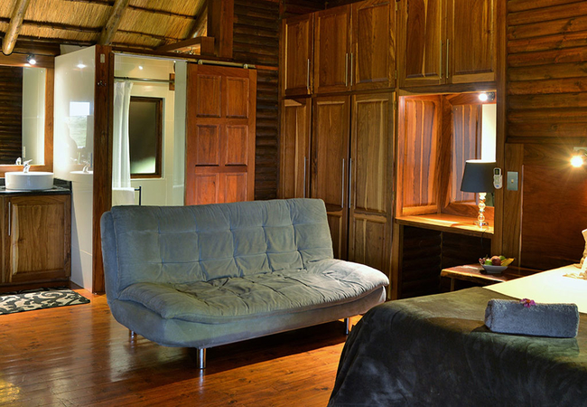 BATELEUR Eagle Luxury Cabin