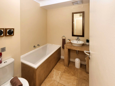 Ellefsen Suite 112