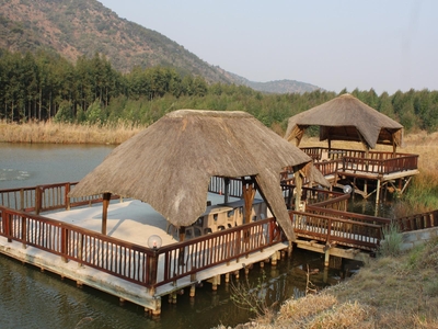 Emahlathini Guest Farm