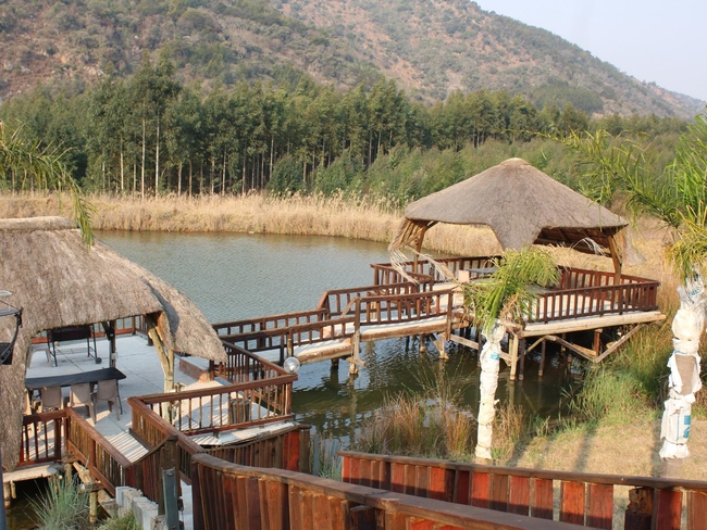 Emahlathini Guest Farm