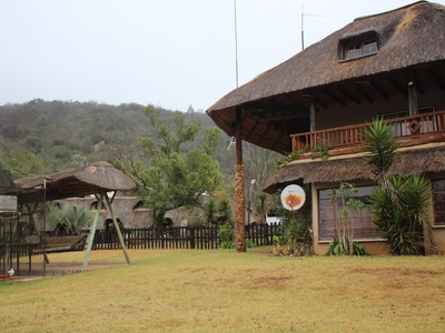 Emahlathini Guest Farm