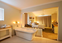 Luxury Double Room (Bath and Shower) 
