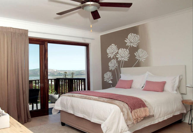 Queen with Shower and Bath