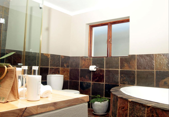 Queen with Shower and Bath