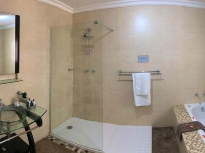 Luxury Room 6