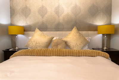 Deluxe King or Twin Aircon Bath Couch