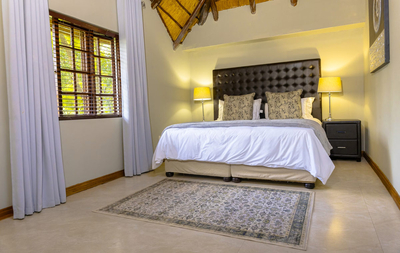 Deluxe King Bed or Twin Bath