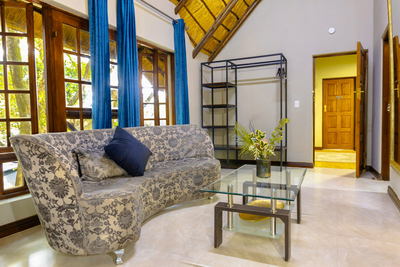 Deluxe King Bed or Twin Bath