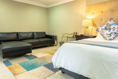 Deluxe King Room with Garden Atrium