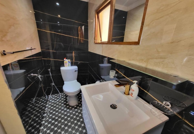 Studio with Mountain View