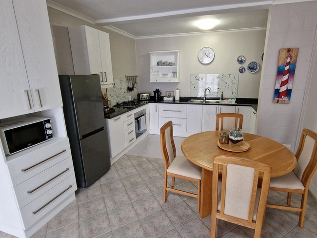 Luxury One Bedroom Apartment