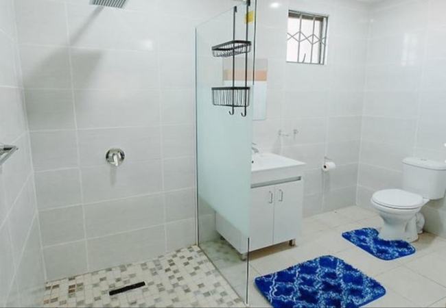 Deluxe Self-catering Queen Suite 12/13