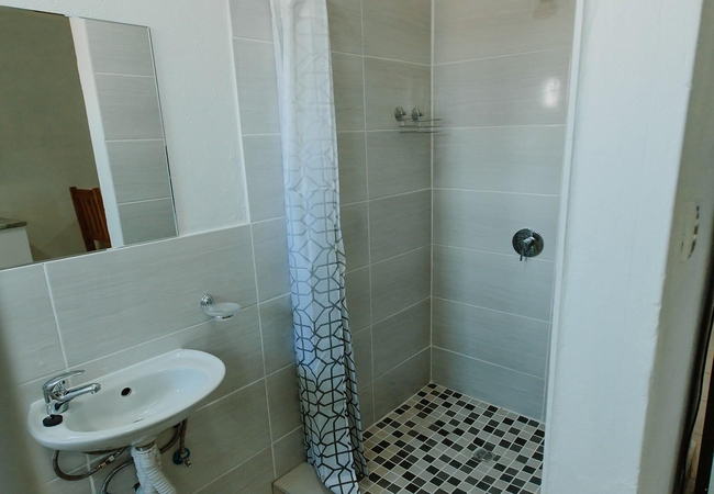 Deluxe Self-catering Queen Suite 12/13